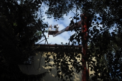 Munkavégzés szerelőpódiumról