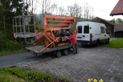 Munkák szerelőpódiumról