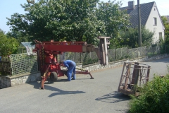 Munkák szerelőpódiumról