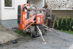 Szerelőpódiumról végzett munkák