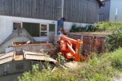 Munkák szerelőpódiumról