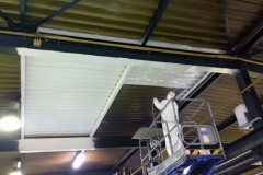 Munkák szerelőpódiumról