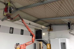 Szerelőpódiumról végzett munkák