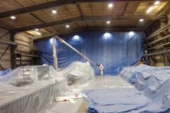 Munkák szerelőpódiumról