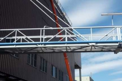 Munkák szerelőpódiumról