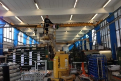 Munkák szerelőpódiumról