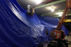 Munkavégzés szerelőpódiumról