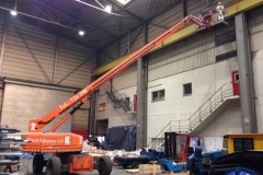 Munkák szerelőpódiumról