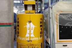 Munkák szerelőpódiumról