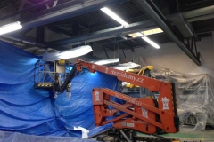 Munkák szerelőpódiumról