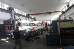 Munkák szerelőpódiumról