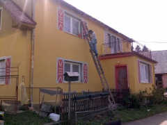 Malování rámečků kolem oken ( Jihočeský kraj okres Strakonice)