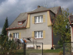 Stav před realizací zakázky - Renovace eternitové střechy - použití polyuretanové a epoxidové barvy ( Plzeňský kraj okres Plzeň-sever)