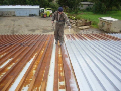 Antikorozní ochrana plechové střechy (Plzeňský kraj okres Klatovy)