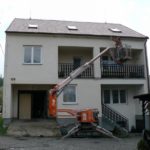 Nátěr okapních žlabů a dřevěného podbití ( Středočeský kraj okres Praha-západ)