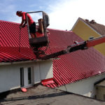 Nástřik střechy z pozinkovaného plechu dvousložkovou epoxidovou a polyuretanovou barvou ( Jihočeský kraj okres České Budějovice)