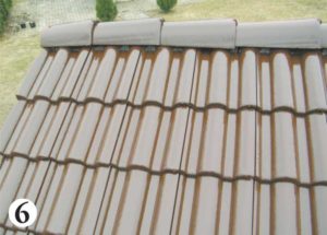 Výsledek je srovnatelný s glazovanými střešními krytinami.